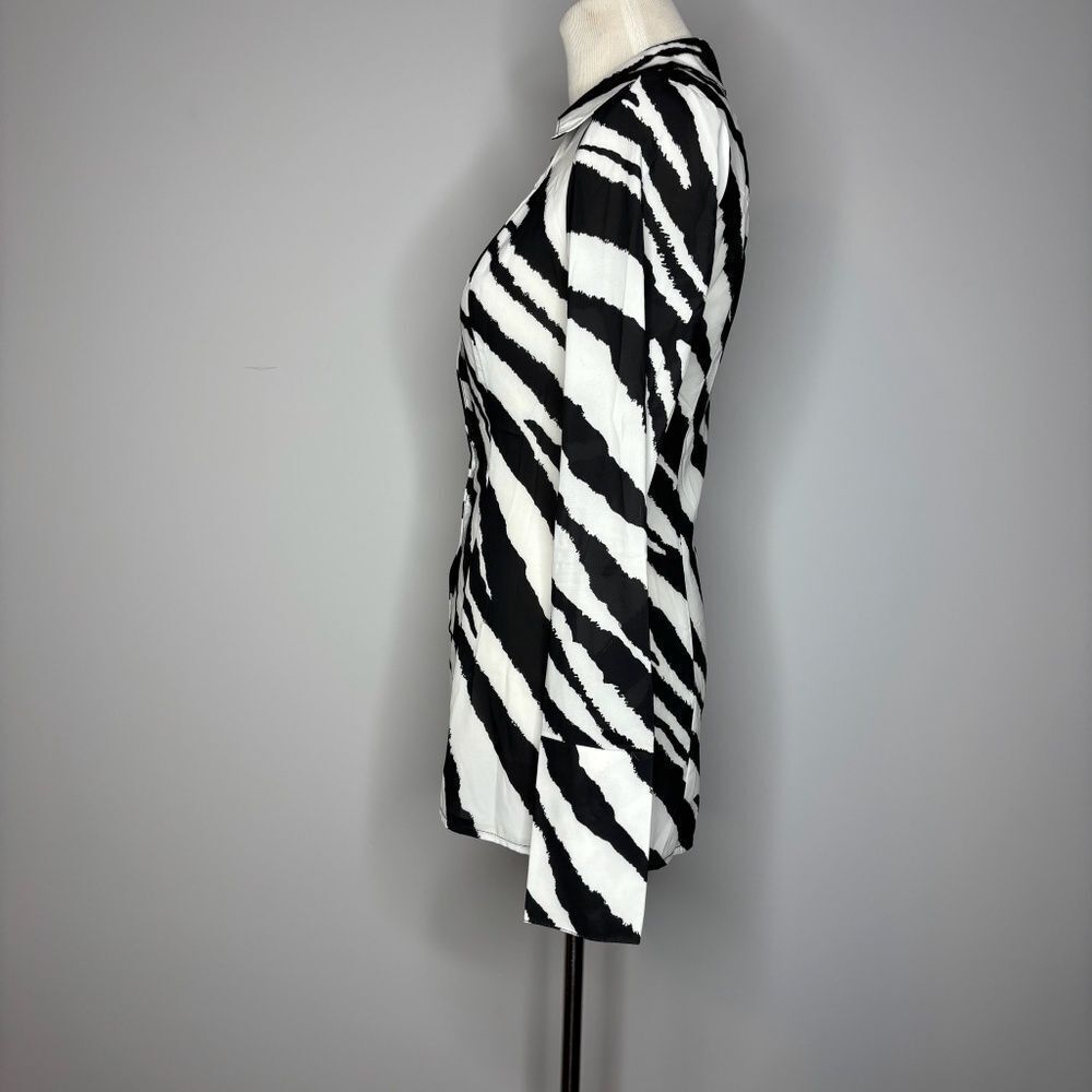 Pretty Little Thing- Black & White Zebra Stripe Button Down Top - Picture 8 of 8